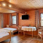 Casa de hóspedes Hirschen Oberes Wirtshaus 3*