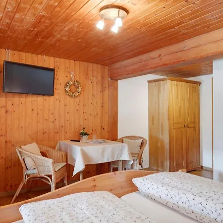 Hirschen Oberes Wirtshaus Guest house 3*